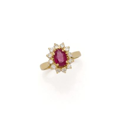 Bague marguerite en or jaune 18K (750/1000)...