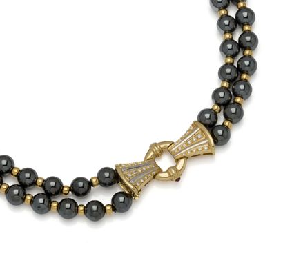 Collier ras-de-cou composé d'un double rang...