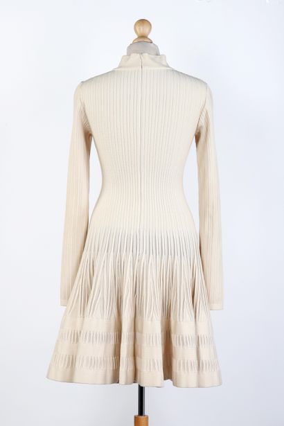 ALAÏA
Skater dress in ribbed ecru knit, small...