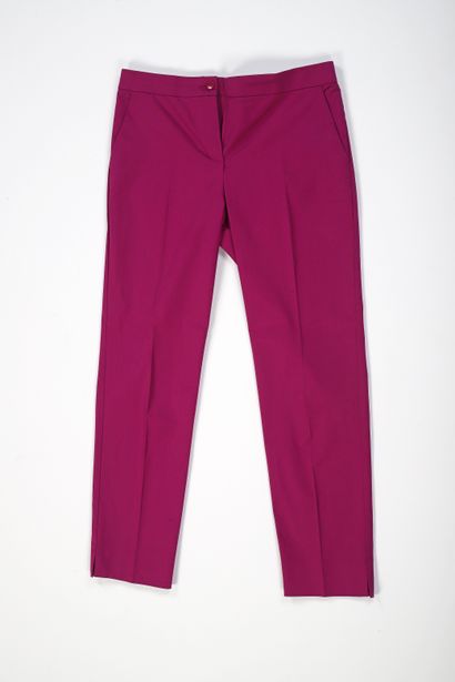 ETRO 
Fuchsia cotton cigarette pants
Size...