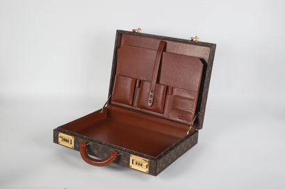 Louis VUITTON circa 1983
Attaché-case 