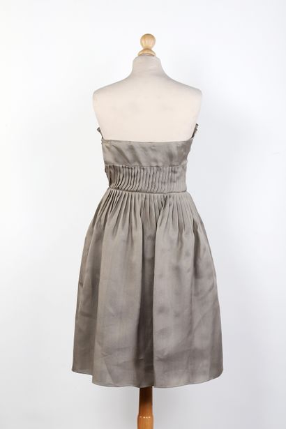 Christian DIOR
Strapless dress in grey faille
Size...