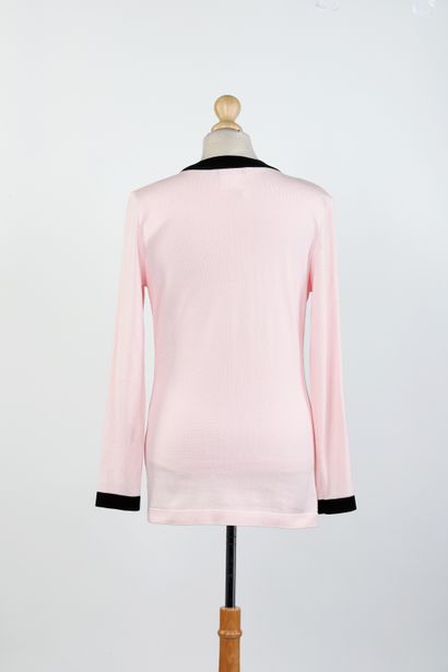 CHANEL BOUTIQUE Spring / Summer 1997 
Twin-set...