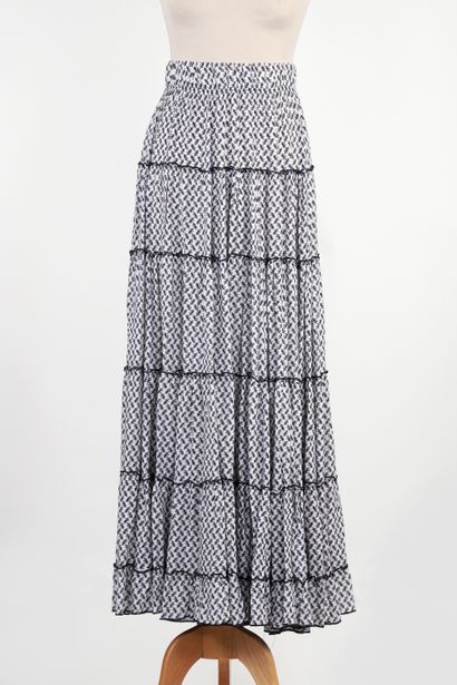LAS CHICAS DE SAINT TROPEZ
Long skirt in...