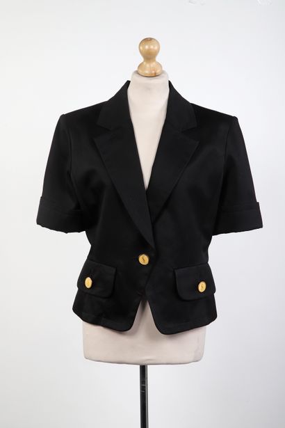 Yves SAINT LAURENT Variation
Short jacket...