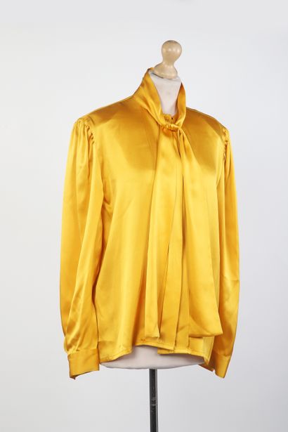 Guy LARROCHE, Dolce & Gabbana
Lot including...