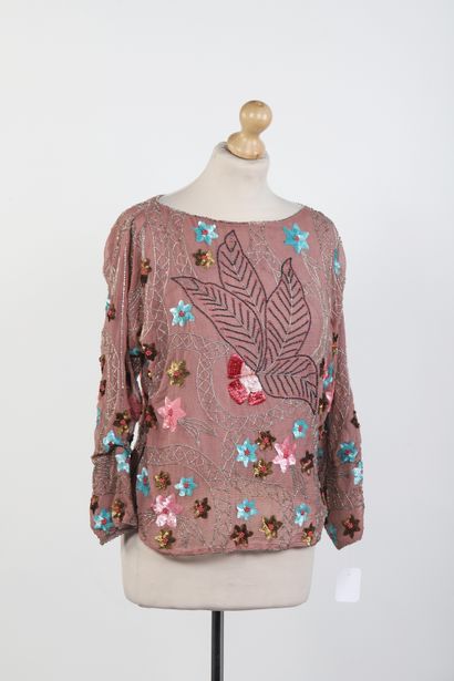 Emanuelle UNGARO 
Set includes a pink crepe...