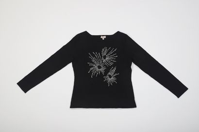 Louis FERAUD
Black sweater with rhinestone...