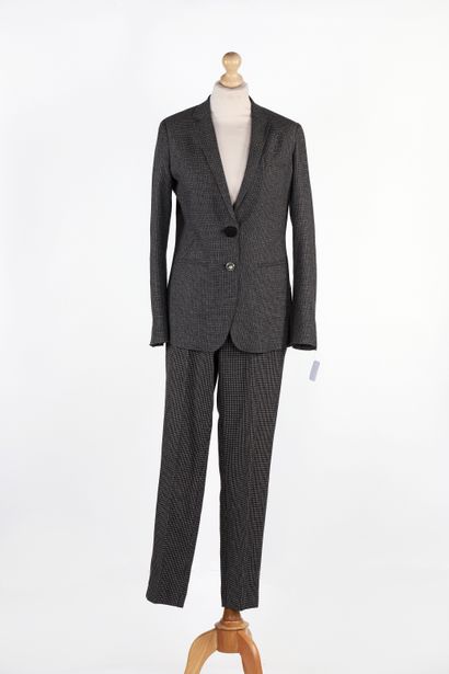 MALIPARMI
Brown houndstooth wool suit, including...