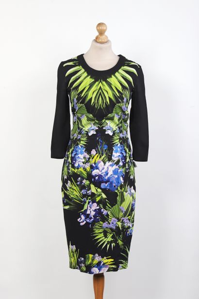 GIVENCHY PAP 2011
	Neoprene dress printed...