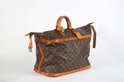 Louis VUITTON circa 1984
Shoe bag in monogram...