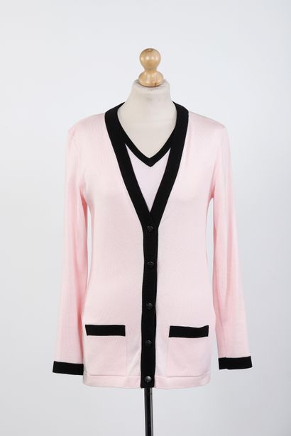 CHANEL BOUTIQUE Spring / Summer 1997 
Twin-set...