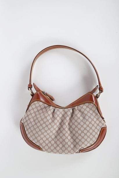CÉLINE, circa 2007
31cm Hobo bag, in beige...