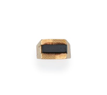 Chevalière en or jaune 18K (750/1000), le...