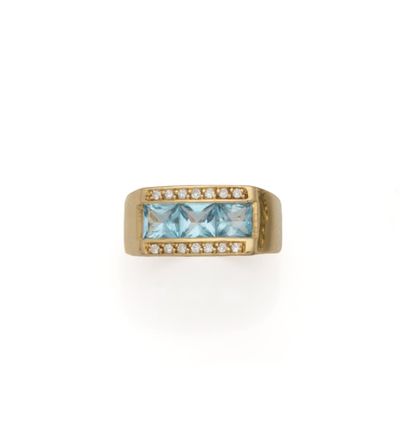 Bague style Tank en or jaune 18K (750/1000)...