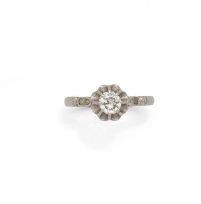 Solitaire en platine (850/1000) serti de...
