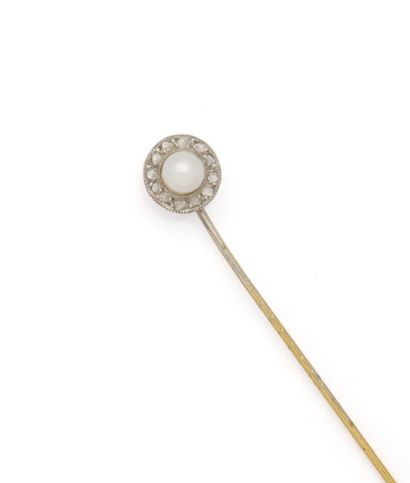 Epingle de cravate en or jaune 18K (750/1000)...