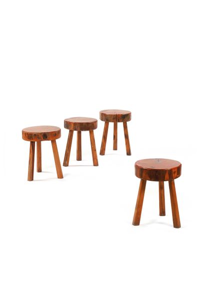 TRAVAIL FRANÇAIS (XX)
Suite de cinq tabourets...