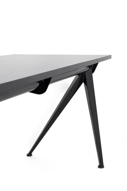 Jean PROUVÉ (1901-1984)
Bureau dit compas
Structure...