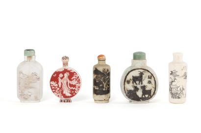 CHINA, 20th century
Set of five snuffboxes
One...