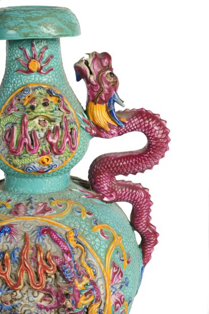 CHINA, early 20th century
Double-gourd porcelain...