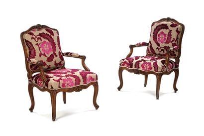 Pair of armchairs, Louis XV period
Wood frame...