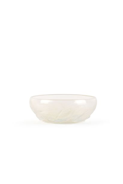 René LALIQUE (1860-1945)
Coupe modèle Ondine
Épreuve...