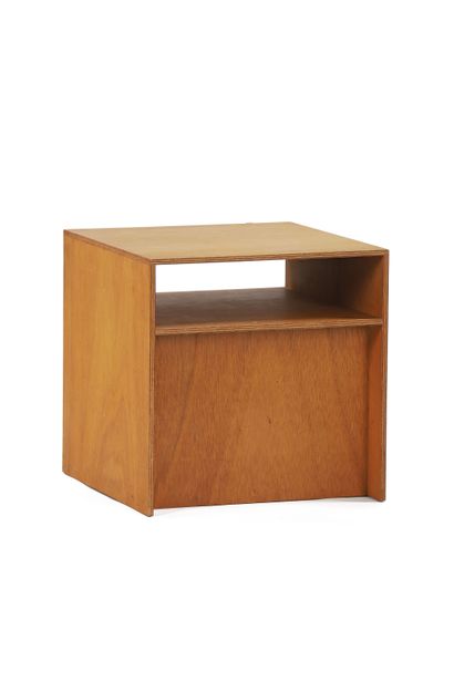 Donald JUDD (1928-1994)
Table tabouret
Structure...