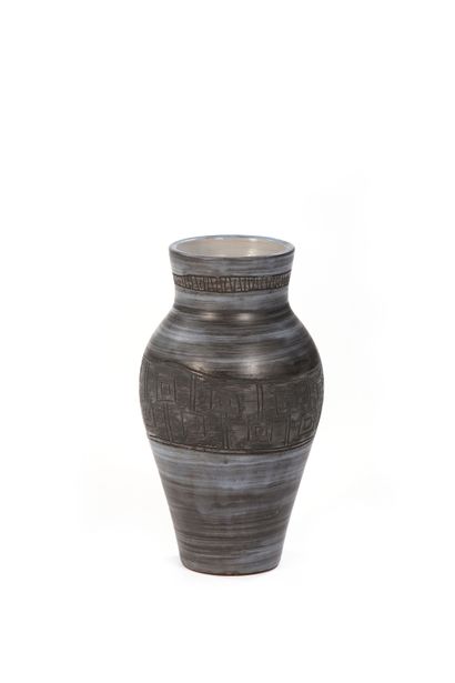 Jacques POUCHAIN (1925-2015)
Vase with abstract...