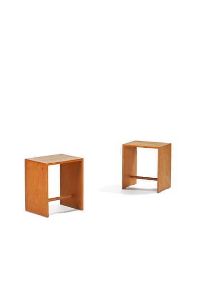 Max BILL (1908-1994)
Suite de deux tabourets...