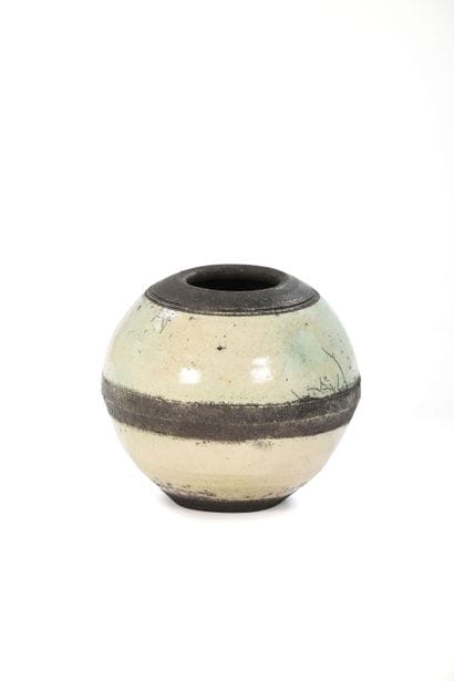 Éric ASTOUL (1954)
Ball vase
Raku proof
Signed...