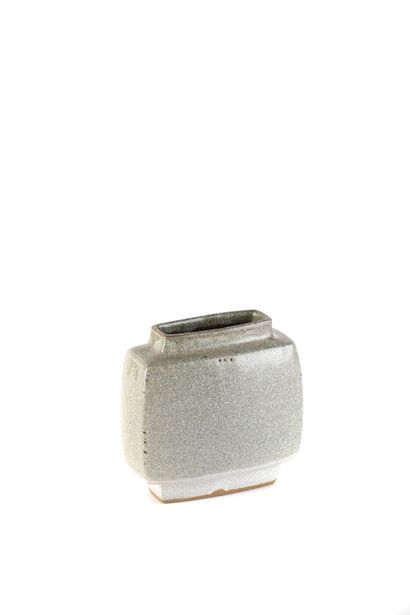 Pierre CULOT (1938-2011)
Citroen pot vase
Stoneware...