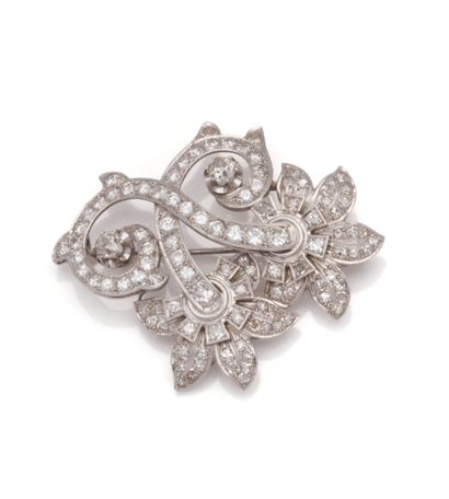 Broche en platine (850/1000) à motifs de...