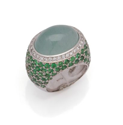 Bague chevalière en or gris 18K (750/1000)...