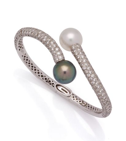 Bracelet jonc semi-rigide en or gris 18K...
