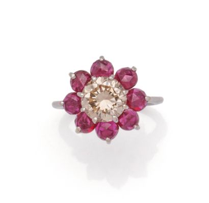 Bague marguerite en or gris 18K (750/1000)...