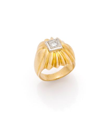 Bague dôme en or jaune 18K (750/1000) et...