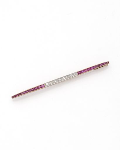 Two-tone 18K (750/1000) gold barrette brooch...