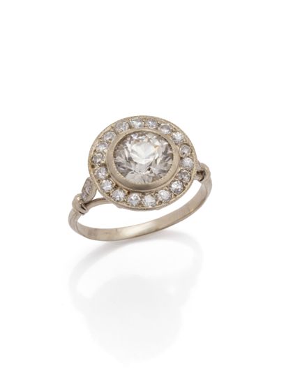 Round ring in 18K (750/1000) white gold,...