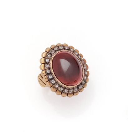 Oval ring in 18K (750/1000) yellow gold and...