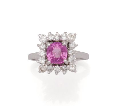 Bague carrée en or gris 18K (750/1000) ornée...