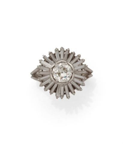 BOUCHERON setting
Skirt ring in 18K (750/1000)...