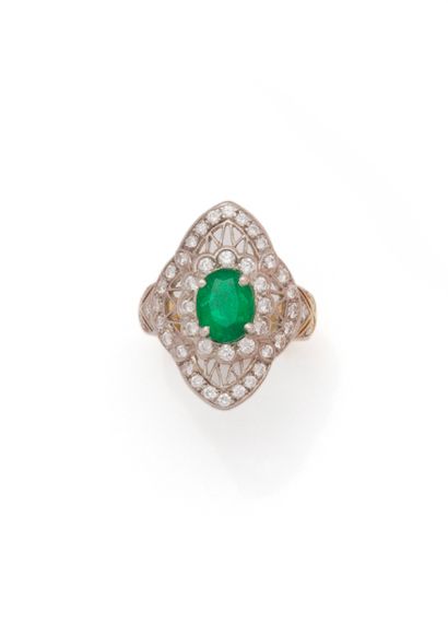 Bague marquise en or deux tons 18K (750/1000)...