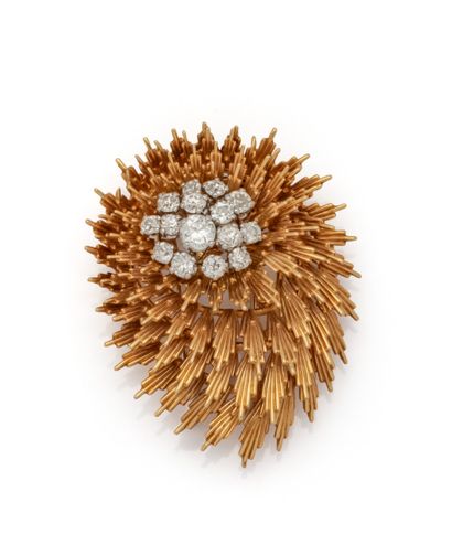 Broche Feu d'artifice en or jaune 18K (750/1000)...