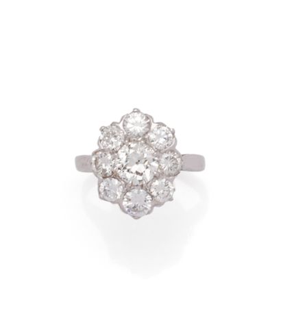 18K (750/1000) white gold pompadour ring...