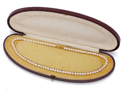 Collier de 85 perles de culture de couleur...