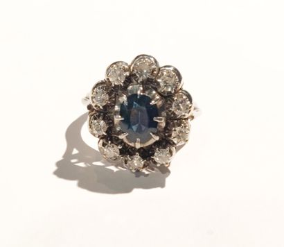 Bague en or gris 18K (750/1000) et platine...