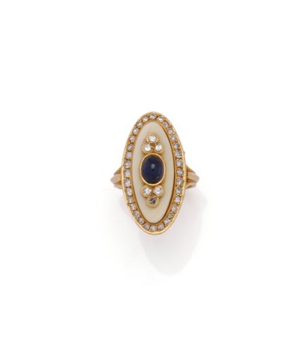 Bague marquise en or jaune 18K (750/1000)...