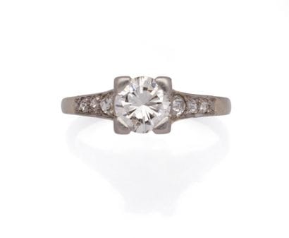 Ring in 18K (750/1000) white gold and platinum...