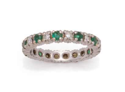 Alliance américaine en or gris 18K (750/1000)...